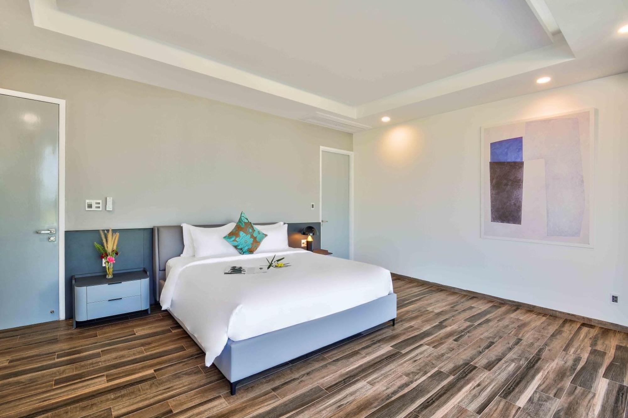Luxury Dana & Khách sạn hẻo lánh Đà Nẵng
