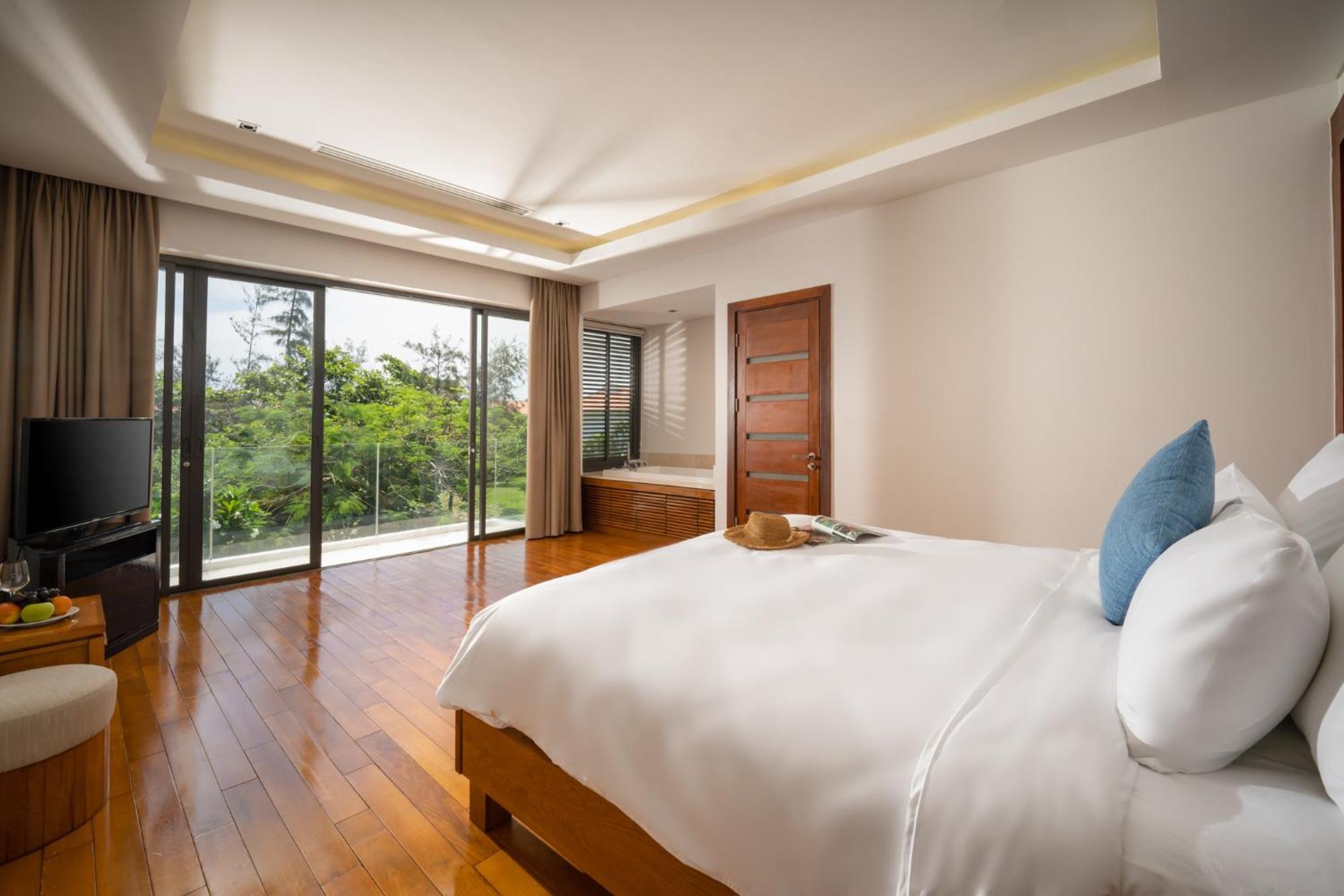 Luxury Dana & Khách sạn hẻo lánh 5*