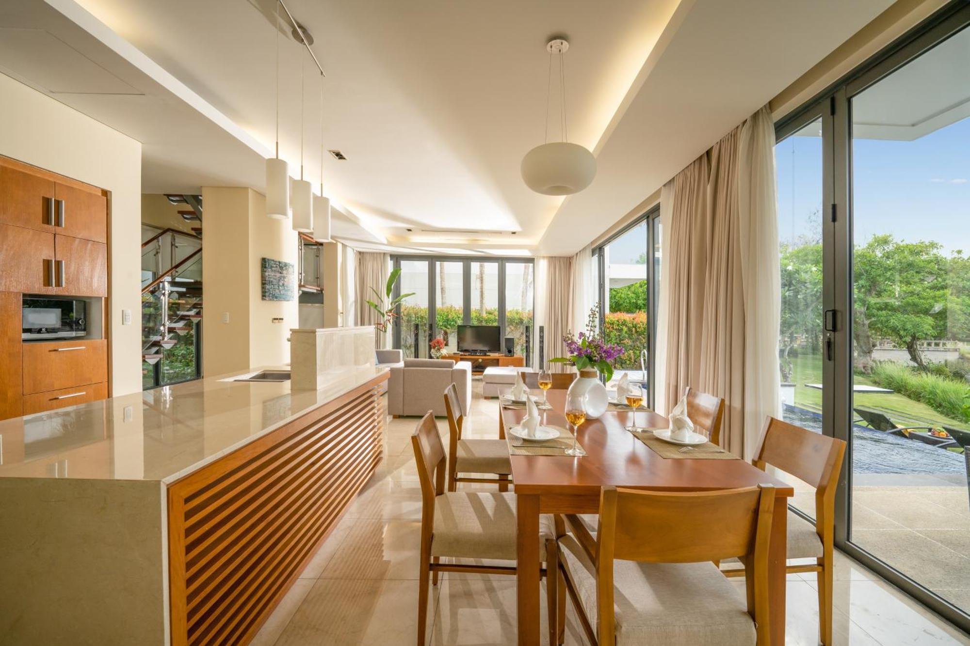 Luxury Dana & Khách sạn hẻo lánh 5*