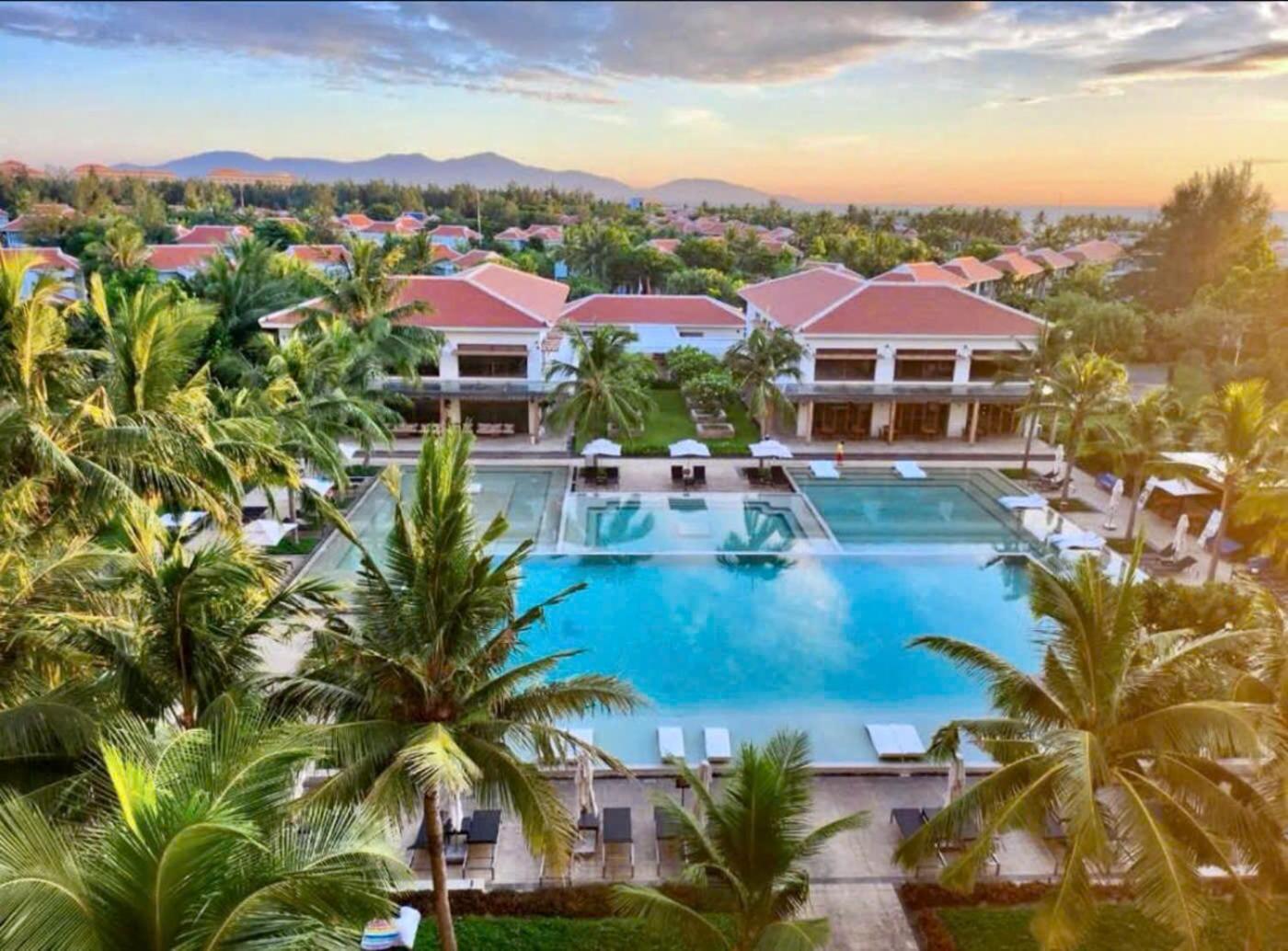 Khách sạn hẻo lánh Luxury Dana &