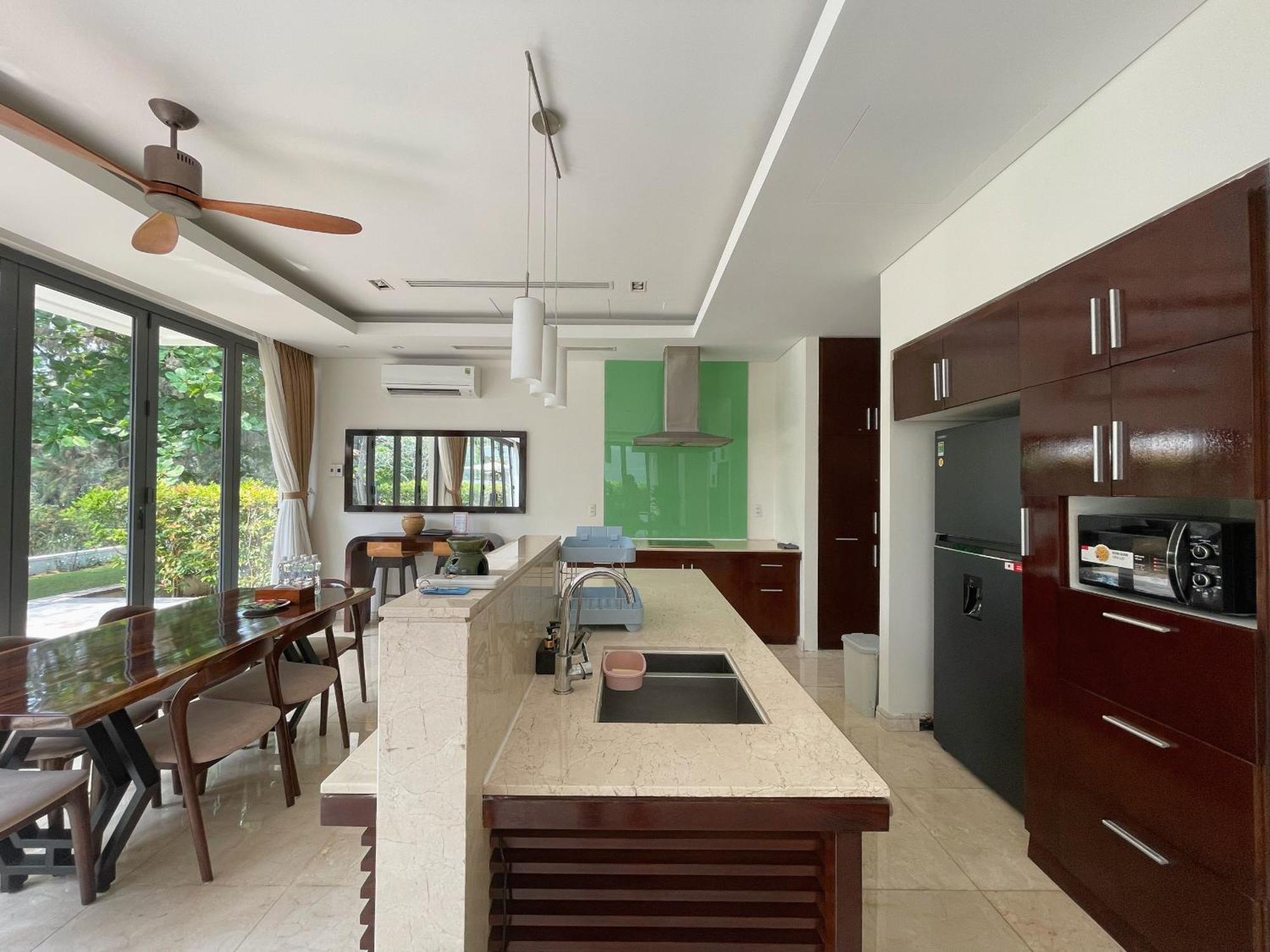 Khách sạn hẻo lánh Luxury Dana & Đà Nẵng