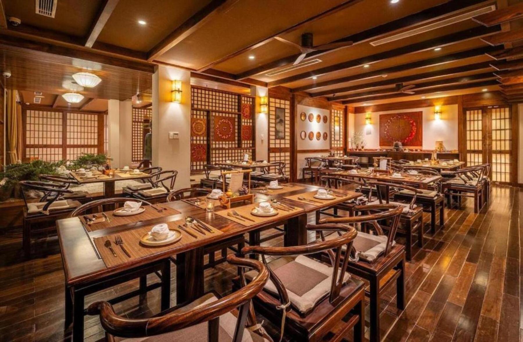 Luxury Dana & Khách sạn hẻo lánh 5*